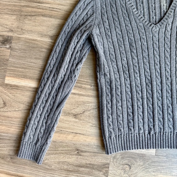 Lauren Ralph Lauren Gray Cable Knit V-Neck Sweater – Women’s Small, 100% Cotton - Picture 4 of 15